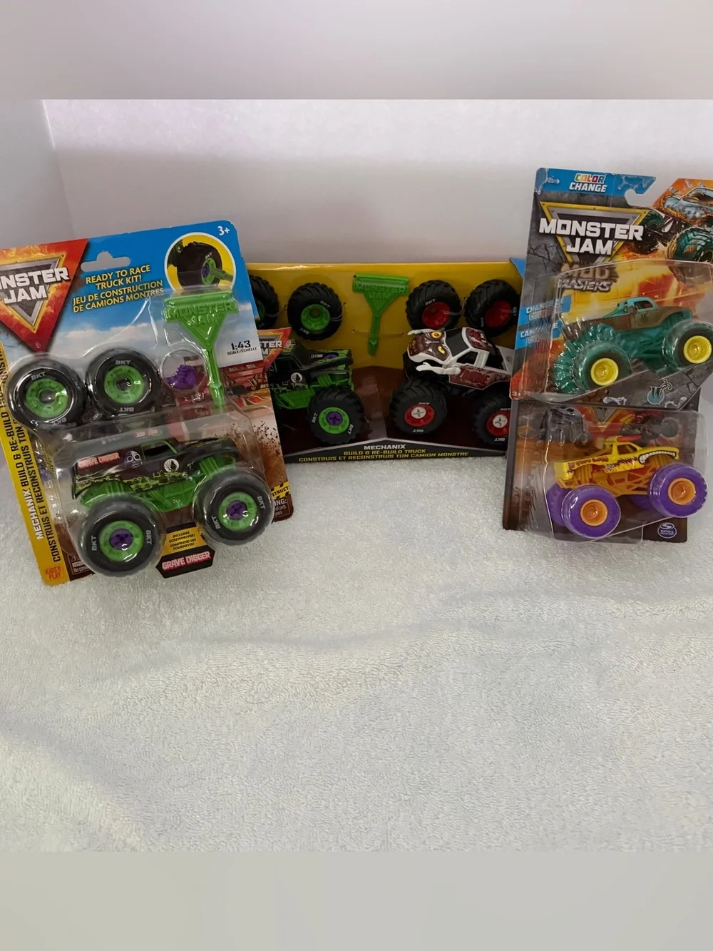 Monster Jam Toy Lot Grave Digger Mechanix Kit & Color Change 2-Pack New LOT OF 4